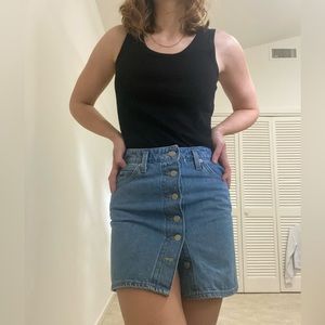 Levi’s Button front denim skirt